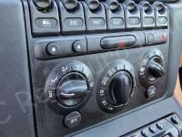 Ferrari 575M Maranello – Restauro plastiche appiccicose  >>>>>>>>>>>> - La consolle centrale con il climatizzatore e i pulsanti dei comandi secondari. (PRIMA)