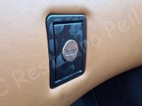 Ferrari 575M Maranello – Restauro plastiche appiccicose  >>>>>>>>>>>> - Il pulsanti di apertura del cassetto portaoggetti. (PRIMA)