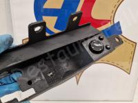 Ferrari 575M Maranello – Restauro plastiche appiccicose  >>>>>>>>>>>> - La modanatura metallica di supporto alla maniglia apriporta. (PRIMA)