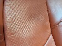 Porsche Cayman S – Restauro completo interno (pelle e plastiche) >>> - Dettaglio della pelle nella zona superiore dello schienale. (PRIMA)