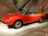 Alfa Romeo Spider (Duetto) “Osso di seppia” - anno 1967 - Restauro volante in bachelite - AC Restauro Pelle (PRIMA)