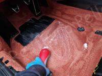 Porsche Cayman S – Restauro completo interno (pelle e plastiche) >>> - Lavaggio manuale della moquette. (DURANTE)
