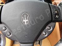 Maserati Quattroporte – Restauro completo delle plastiche e del cielo >>> - I comandi al volante. (PRIMA)