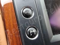 Maserati Quattroporte – Restauro completo delle plastiche e del cielo >>> - I pulsanti intorno allo schermo del navigatore. (PRIMA)