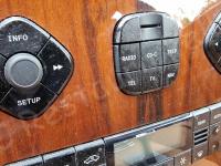 Maserati Quattroporte – Restauro completo delle plastiche e del cielo >>> - Comandi radio-navigatore. (PRIMA)