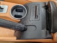 Maserati Quattroporte – Restauro completo delle plastiche e del cielo >>> - La modanatura intorno al freno a mano. (PRIMA)