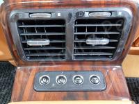 Maserati Quattroporte – Restauro completo delle plastiche e del cielo >>> - La consolle centrale posteriore. (PRIMA)