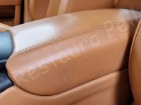 Maserati Quattroporte – Restauro completo delle plastiche e del cielo >>> - Il bracciolo centrale. (PRIMA)