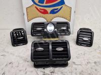 Maserati Quattroporte – Restauro completo delle plastiche e del cielo >>> - Panoramica delle bocchette aria. (PRIMA)