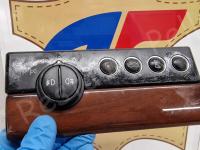 Maserati Quattroporte – Restauro completo delle plastiche e del cielo >>> - La consolle di accensione luci e servizi secondari. (PRIMA)