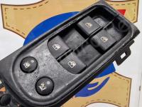 Maserati Quattroporte – Restauro completo delle plastiche e del cielo >>> - I comandi degli alzacristalli elettrici. (PRIMA)