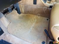 Porsche 911 (993) Carrera 4 - anno 1995 - Pulizia dell’interno in pelle >>>> - Particolare della zona piedi lato guida. (PRIMA)