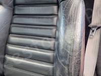 Ferrari 360 Modena – Restauro completo degli interni (pelle e plastiche)  - Dettaglio dello schienale e del fianchetto sinistro. (PRIMA)