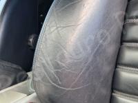 Ferrari 360 Modena – Restauro completo degli interni (pelle e plastiche)  - Dettaglio della pelle. (PRIMA)