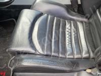 Ferrari 360 Modena – Restauro completo degli interni (pelle e plastiche)  - Panoramica della seduta di guida. (PRIMA)