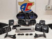 Maserati Granturismo – Restauro completo delle plastiche appiccicose - Panoramica delle plastiche nel mio laboratorio. (PRIMA)