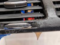 Maserati Granturismo – Restauro completo delle plastiche appiccicose - Dettagli. (PRIMA)