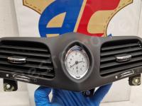 Maserati Granturismo – Restauro completo delle plastiche appiccicose - Bocchette aria centrali. (PRIMA)