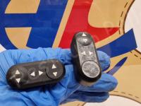 Maserati Granturismo – Restauro completo delle plastiche appiccicose - Comandi sedili elettrici. (PRIMA)