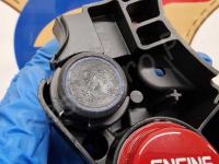 Ferrari FF – Restauro completo delle plastiche appiccicose >>>>>>>>>>>>>> - Il pulsante per gestire gli ammortizzatori. (PRIMA)