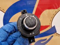 Ferrari FF – Restauro completo delle plastiche appiccicose >>>>>>>>>>>>>> - Comando retrovisori elettrici. (PRIMA)