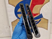 Ferrari FF – Restauro completo delle plastiche appiccicose >>>>>>>>>>>>>> - Bocchette aria su portiere. (PRIMA)