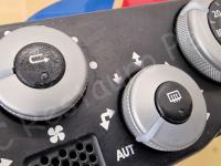 Ferrari 599 GTO - Restauro plastiche appiccicose >>>>>>>>>>>>>>>>>>>>> - Dettagli del climatizzatore. (PRIMA)