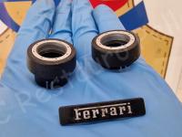 Ferrari 599 GTO - Restauro plastiche appiccicose >>>>>>>>>>>>>>>>>>>>> - I pomelli e la piccola scritta Ferrari sull'autoradio. (PRIMA)