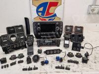 Maserati Quattroporte S – Restauro completo delle plastiche appiccicose - Panoramica delle plastiche nel mio laboratorio. (PRIMA)