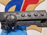 Maserati Quattroporte S – Restauro completo delle plastiche appiccicose - Il comando accensione luci. (PRIMA)