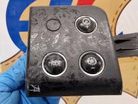 Maserati Quattroporte S – Restauro completo delle plastiche appiccicose - I comandi a dx dello sterzo. (PRIMA)