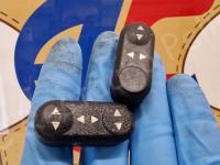 Maserati Quattroporte S – Restauro completo delle plastiche appiccicose - I comandi dei sedili elettrici lato passeggero. (PRIMA)