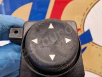 Maserati Quattroporte S – Restauro completo delle plastiche appiccicose - I comandi dei sedili elettrici. (PRIMA)