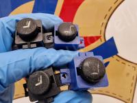 Maserati Quattroporte S – Restauro completo delle plastiche appiccicose - I comandi per il massaggio dei sedili posteriori. (PRIMA)