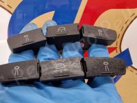 Maserati Quattroporte S – Restauro completo delle plastiche appiccicose - I pulsanti delle plafoniere. (PRIMA)