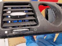 Maserati Quattroporte S – Restauro completo delle plastiche appiccicose - Dettagli. (PRIMA)