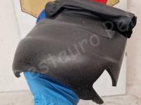 Maserati Quattroporte S – Restauro completo delle plastiche appiccicose - La parte superiore del copripiantone sterzo. (PRIMA)