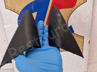 Maserati Quattroporte S – Restauro completo delle plastiche appiccicose - I triangoli alla base dei finestrini anteriori. (PRIMA)