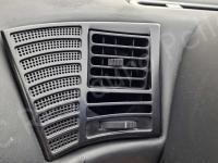 Ferrari F355 – Restauro completo delle plastiche e della pelle >>>>>>>>> - Bocchetta aria lato guida. (PRIMA)
