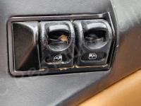 Ferrari F355 – Restauro completo delle plastiche e della pelle >>>>>>>>> - I pulsanti degli alzacristalli lato guida. (PRIMA)