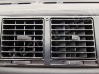 Ferrari F355 – Restauro completo delle plastiche e della pelle >>>>>>>>> - La bocchetta aria centrale. (PRIMA)