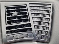 Ferrari F355 – Restauro completo delle plastiche e della pelle >>>>>>>>> - La bocchetta aria lato passeggero. (PRIMA)