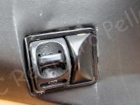 Ferrari F355 – Restauro completo delle plastiche e della pelle >>>>>>>>> - Il comando degli alzacristalli lato passeggero. (PRIMA)