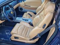 Ferrari 360 Modena Spider – Restauro completo plastiche e pelle >>>> - Panoramica dell'interno lato guida. (PRIMA)