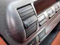 Porsche Boxster S 987 – Restauro completo dell’interno (pelle e plastiche) - Dettaglio dei pulsanti. (PRIMA)