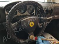 Ferrari 360 Modena Spider  - anno 2001 - Restauro interno in pelle e plastiche - Lavaggio del volante e riconsegna della vettura. (PRIMA)