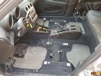 Alfa Romeo 156  - anno 2004 - Restauro volante, lavaggio interno e restauro plastiche. - Panoramica della moquette. (PRIMA)