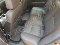 Alfa Romeo 156  - anno 2004 - Restauro volante, lavaggio interno e restauro plastiche. - Panoramica del divano posteriore. (PRIMA)