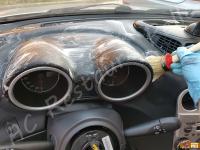 Alfa Romeo 156  - anno 2004 - Restauro volante, lavaggio interno e restauro plastiche. - Lavaggio degli interni. 02 (PRIMA)