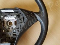 BMW serie 5 (E60) - anno 2006/2008 - Rivestimento volante in vera pelle con personalizzazione - Dettaglio dell'impugnatura destra. 01 (PRIMA)